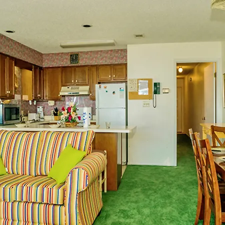 Emerald Shores Resort 2001 627850 By Redawning